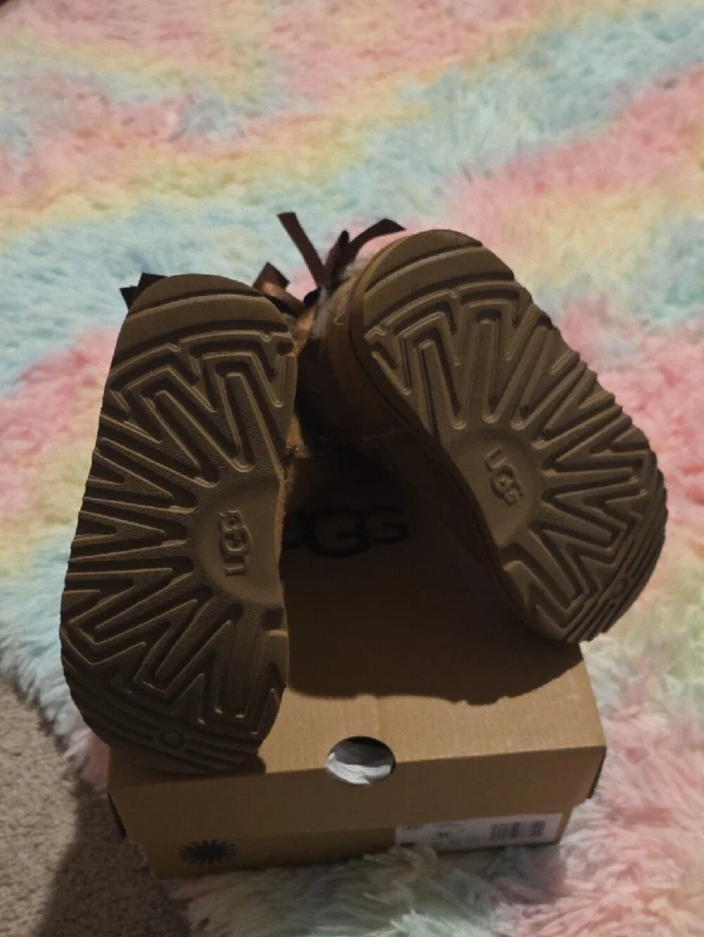 UGG Bailey Bow with Chestnut Label
